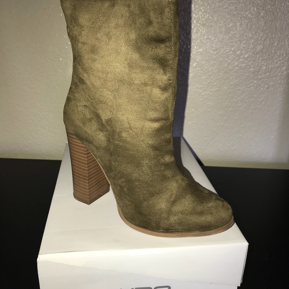 Olive bootie